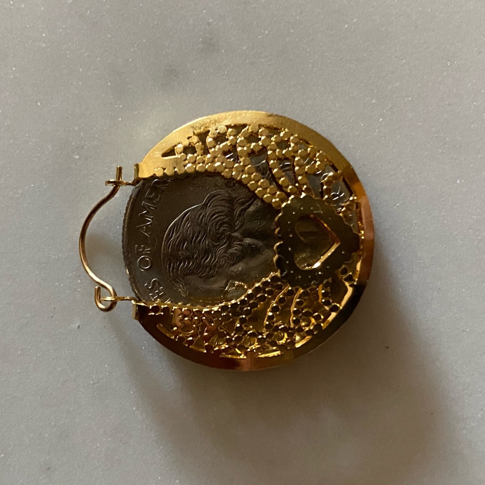 14K Yellow Gold Heart Hoop pierced Earrings - Picture 11 of 11